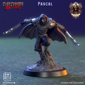 Vogelfolk Rogue Miniature | Ravenfolk Black Death Bladesman Miniature | for D&D 5e, Pathfinder and other RPG&#39;s | 32 mm