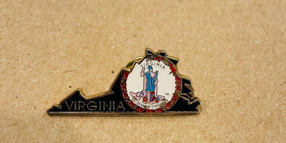 バージニア州のラペルピンと「Sic Semper」の旗 - Etsy 日本