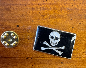 Pirates skulls lapel pins of your choice hand stamped and baked finished cloisonné pin