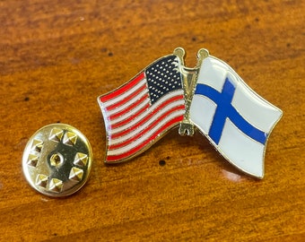 USA & Finland country flag friendship pin hand stamped and baked finished cloisonné pin