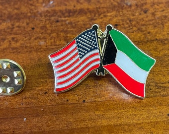 USA & Kuwait country friendship flag lapel pin hand stamped and baked finished cloisonné pin