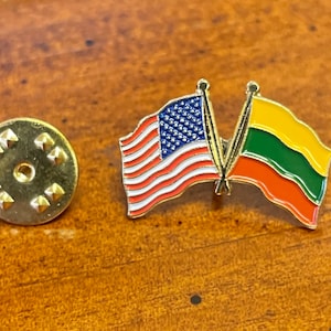 USA & Lithuania country flag friendship pin hand stamped and baked finished cloisonné lapel pins