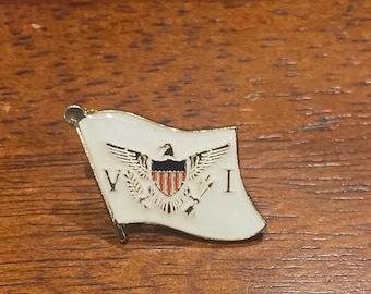 US Virgin Islands Flag lapel pin; hand stamped cloisonné pin