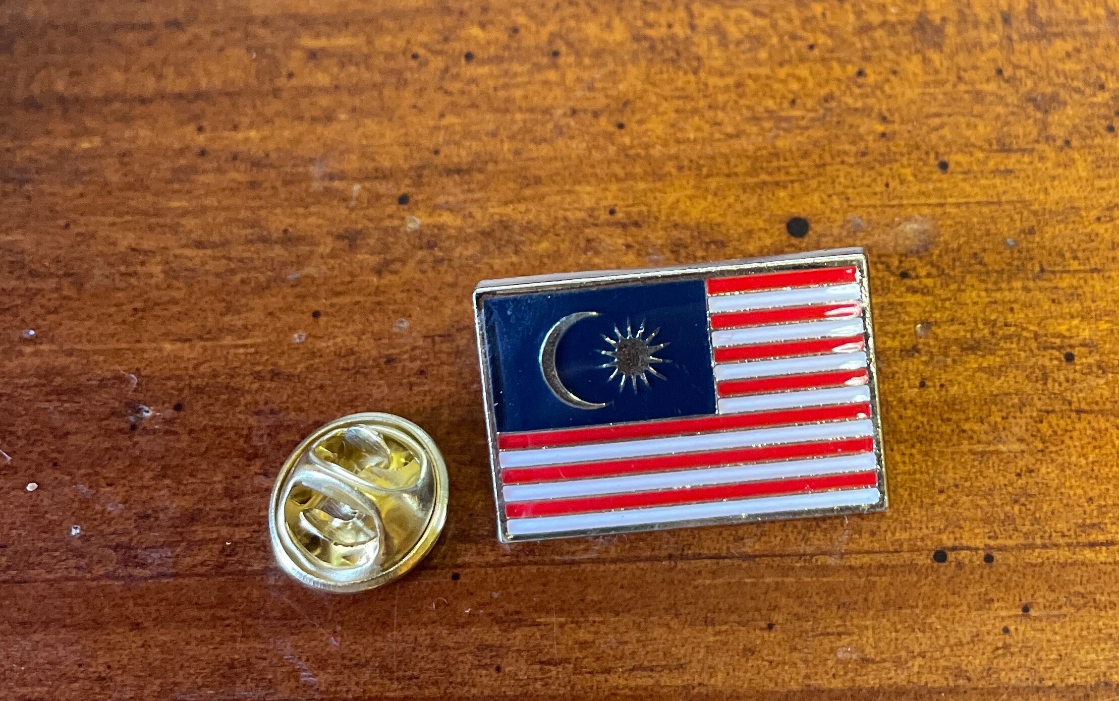 Malaysia country flag lapel pin hand stamped and baked finished cloisonné pin