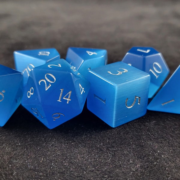 Guardian Grimalkin | Blue Gemstone Dice