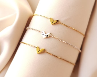 Zierliches Herz Armband mit Buchstabe, Personalisierte Gravur Anfangsschmuck in Gold & Silber, Geschenke für Mama, Geburtstagsgeschenk für Sie