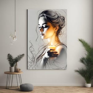 Pu&ograve; includere: Un'illustrazione in bianco e nero di una donna che tiene una candela accesa. Il viso della donna &egrave; illuminato dalla luce della candela, creando un bagliore caldo.