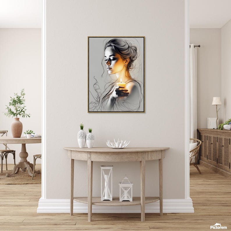 Pu&ograve; includere: Un'illustrazione in bianco e nero di una donna che tiene una candela accesa. La donna &egrave; disegnata in uno stile realistico con tratti delicati e capelli lunghi. La candela &egrave; il punto focale dell'immagine, con una fiamma gialla brillante.