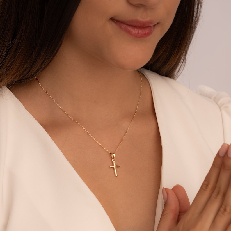 Dainty Sterling Silver Cross Necklace: Religious Gift, Communion & Baptism bild 3