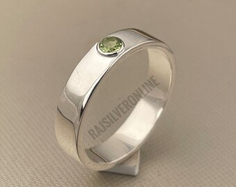 Anello a fascia peridoto, Anello in argento sterling 925, Anello fatto a mano, Anello a fascia nuziale, Anello minimalista per le donne, Anello di dichiarazione, Regalo per le donne