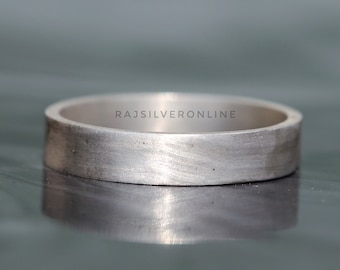 Handgemaakte, matte sterlingzilveren platte bandring: meditatietrouwring