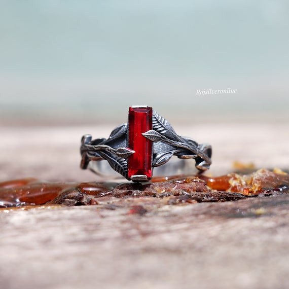 ハンドメイドのスターリングシルバーガーネットリング：自然から