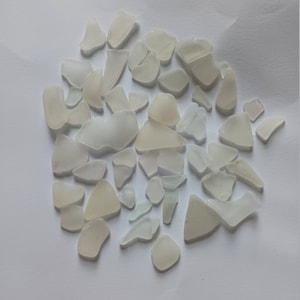 50 pièces véritable verre de mer dépoli couleurs blanches bijoux faisant de l’art artisanal