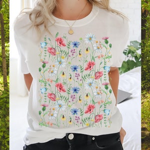 Gorgeous Wildflower T Shirt Ladies Pressed flower gift Cottagecore Shirt Botanical Floral Nature Shirt Garden Lover Gift Mum