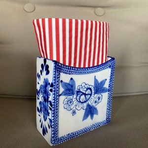 Vintage Bleu Blanc Hand-Painted Porcelain Napkin Holder, Delft Blue Porcelain, Blue and White Porcelain, Rare Piece, Dinnerware, Collectible