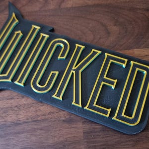 Letrero personalizado con nombre inspirado en Wicked - Letrero para puerta - Placa con nombre - Cualquier nombre - Placa con nombre - Impresión 3D - Letrero con nombre personalizado