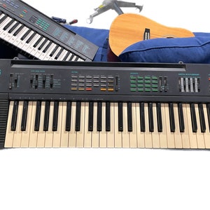 Vintage Yamaha PSR-16 Black Keyboard Digital Synthesizer *No Cord*