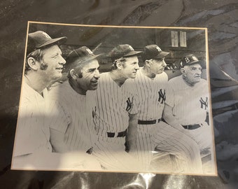 New York Yankees Fotokarte 14"x11 Mantle, Berra, Ford, DiMaggio, Stengel 8/8/70