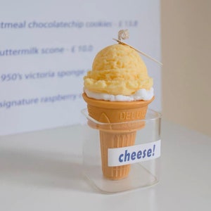 Frisch gemachte Eiscreme-Kegel-Duftkerzen-Wohnkultur