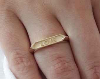 10k/14k/18k Engraved Signet Solid Gold Ring/Gold Signet Gold Ring/Handmade Gold Engraved Signet Ring/Engraved Signet Ring