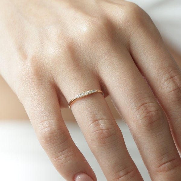 10k/14k/18k Gold Seven Diamond Ring / Solid Gold Wedding Ring / Handmade Diamond Ring / Dainty Ring / Best Mother's Day Gift/ Christmas Gift