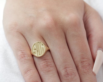 10k/14k/18k Gold Oval Unisex Signet Ring in 14x12MM/3D Engraved Gold Signet Ring/Handmade Rounded Monogram Engraved Ring/Engraved Signet