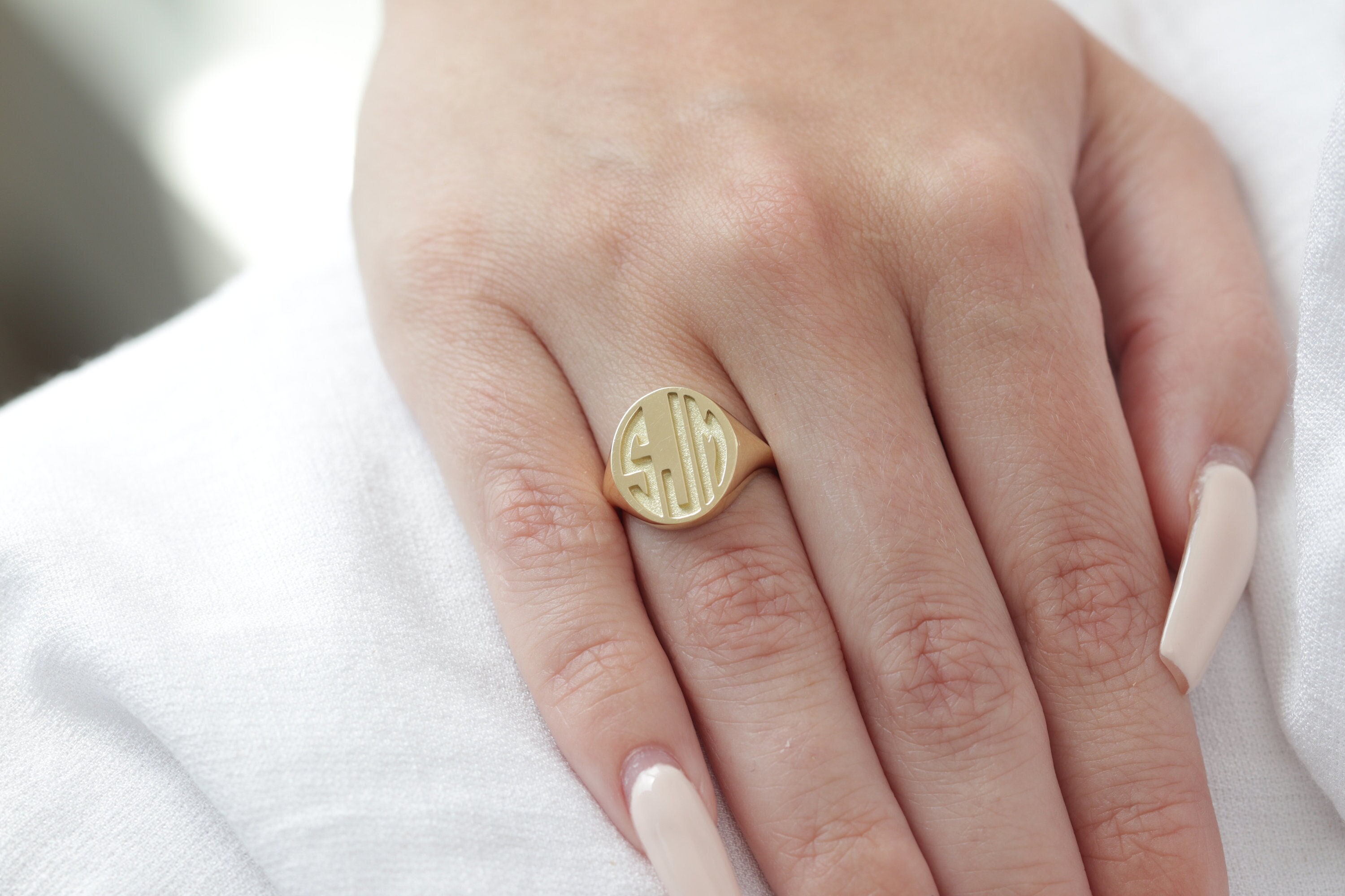 10k, 14k, 18k Gold Oval Unisex Signet Ring in 14x12MM, 3D Engraved Gold Signet Ring, Handmade Rounded Monogram Engraved Ring,Engraved Signet