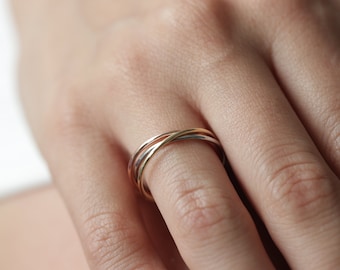 Solid Gold Rolling Ring: Tri-Color Interlocking Bands
