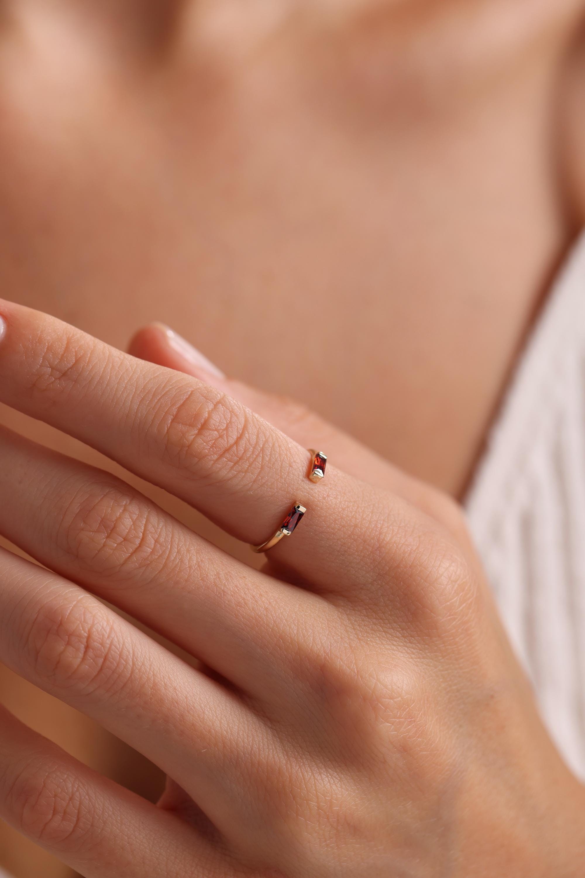 14k Garnet baguette Ring, Birthstone Ring, Personalized Gift, Baguette Gemstone Ring, Gold Minimalist Gemstone Ring, Engagement Ring