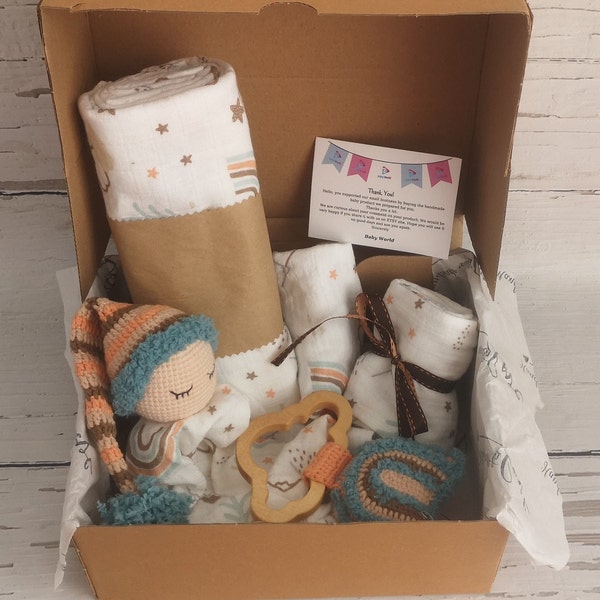 Super Soft Rainbow Patterned Unisex Newborn Baby Gift Box, 7 Pc’s Muslin Baby Shower Gift Set, Personalized Baby Girl & Baby Boy Gift Set,