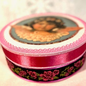 Gift box, storage box, memento box, keepsake box, round box, angel box