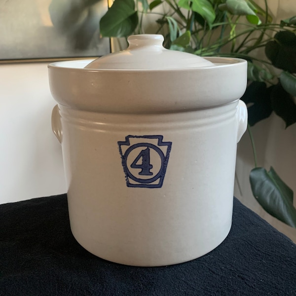 Vintage Yorktowne by Pfaltzgraff Canister with Blue Keystone No. 4 upon light grey Stoneware - Lid with Knob shaped Handle Rests Upon Rim