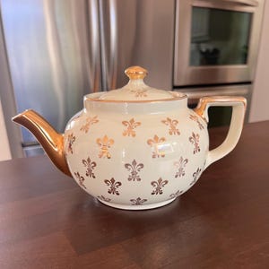 Vintage Hall China 6 Cup Teapot | Cream and Gold Fleur-de-Lis Pattern | Mid-Century Modern Ceramic Tea Pot | Made in USA Boston Shape