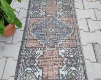 Vintage rood Oushak-tapijt, Turkse minideurmat, natuurlijke kleuren, badkamer, terras en buiten, vloerkleed 1,71 x 2,82 '