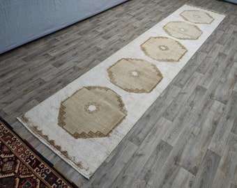 Tappeto da corridoio in lana Oushak: 3 x 14 piedi, bianco e beige tenui, stile turco vintage