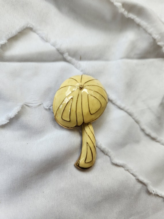 Vintage Eisenberg enamel mushroom pin, brooch