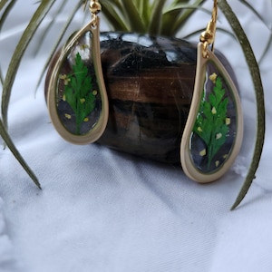 Earrings, resin with queens lace petals and leaf