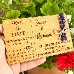 Lavendel Save the Date Kalender, Hochzeitskalender Andenken, Hochzeit Geschenk aus Holz, Einzigartige Einladungsideen aus Holz, Hochzeit Party Souvenirs