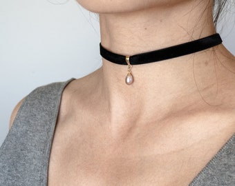 Slim Black Velvet Choker w/ Natural Pearl | 14K Gold Plated Pearl Choker | Y2K | Gift for Her | Gothic Choker | Made to Order