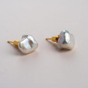 Keshi Pearl Earrings Minimalist Everyday Ear Studs 18K Gold Vermeil 925 Sterling Silver Earrings June Birthstone Gift for Her Party Favors