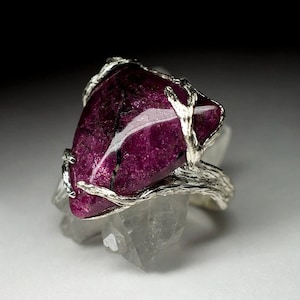Eudialyte Silver Ring Triangle Stone Grape Purple Bright Plum Color Natural Gemstone Unisex Roots Rare Jewelry Hit-Girl Style Chloe Moretz