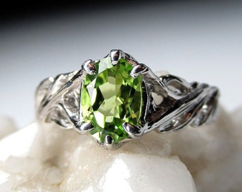 Peridot Silver Ring, Olivine Green Color Classic Oval Cut Peridot, Natural Chinese Gemstone Engagement Jewelry, unusual gift for her