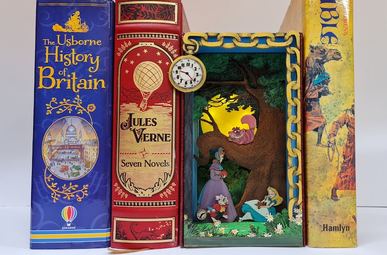 Alice i Drömlandet - Bokhörnskit - Diorama bild 1