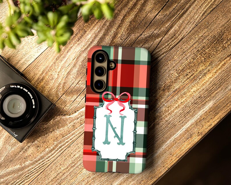 Red Plaid Custom Monogram Phone Case, Christmas Holiday Name Initial MagSafe & Tough Phonecases for iPhone, Samsung Galaxy, Google Pixel bild 3