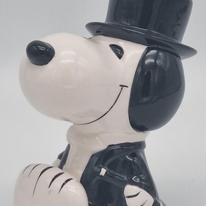 SNOOPY BANK WITH ORIGINAL STOPPER PLUG CERAMIC 1960S VINTAGE