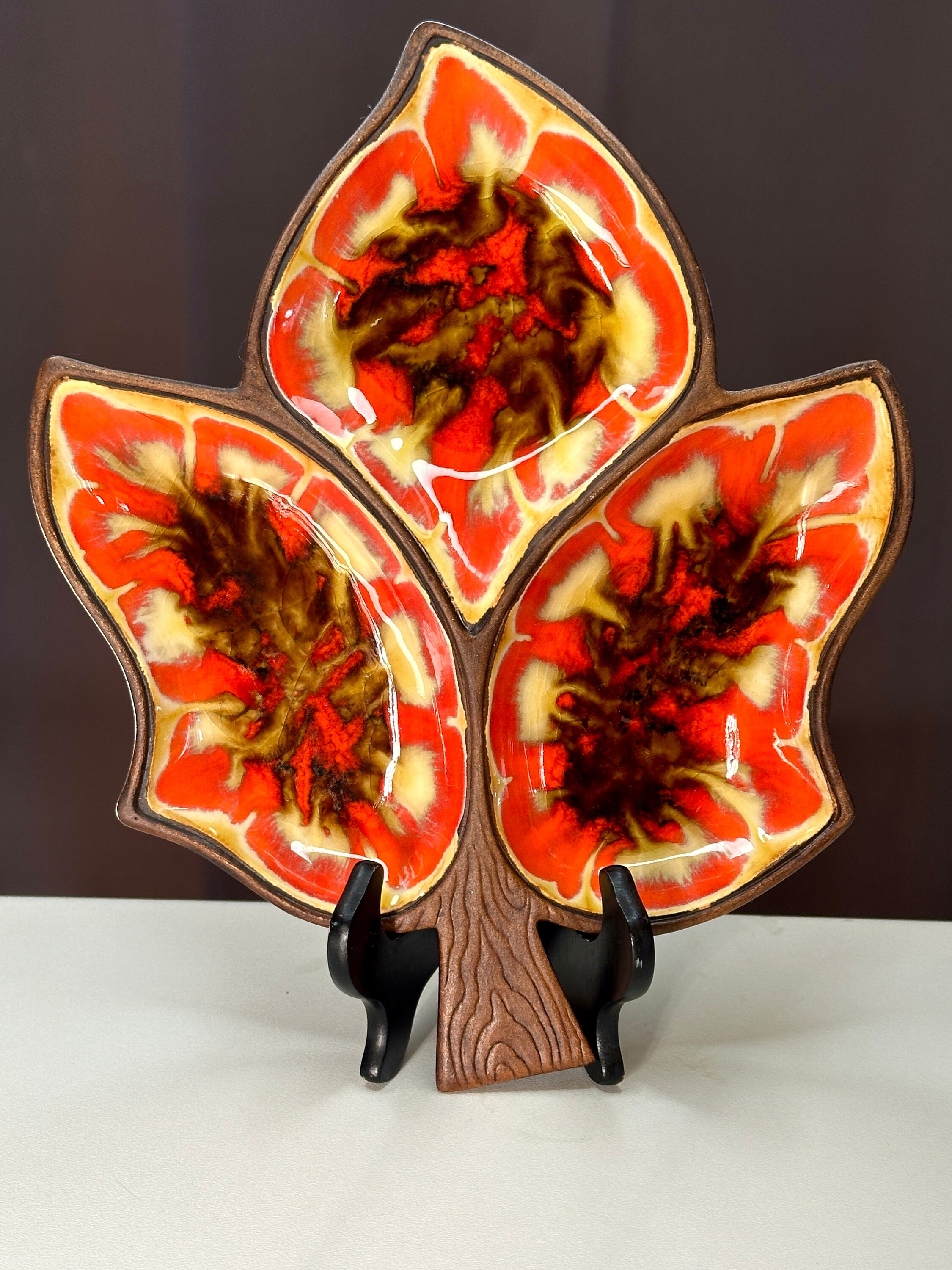 Vintage 1962 Treasure Craft Three Bowl Divided Leaf Dish
