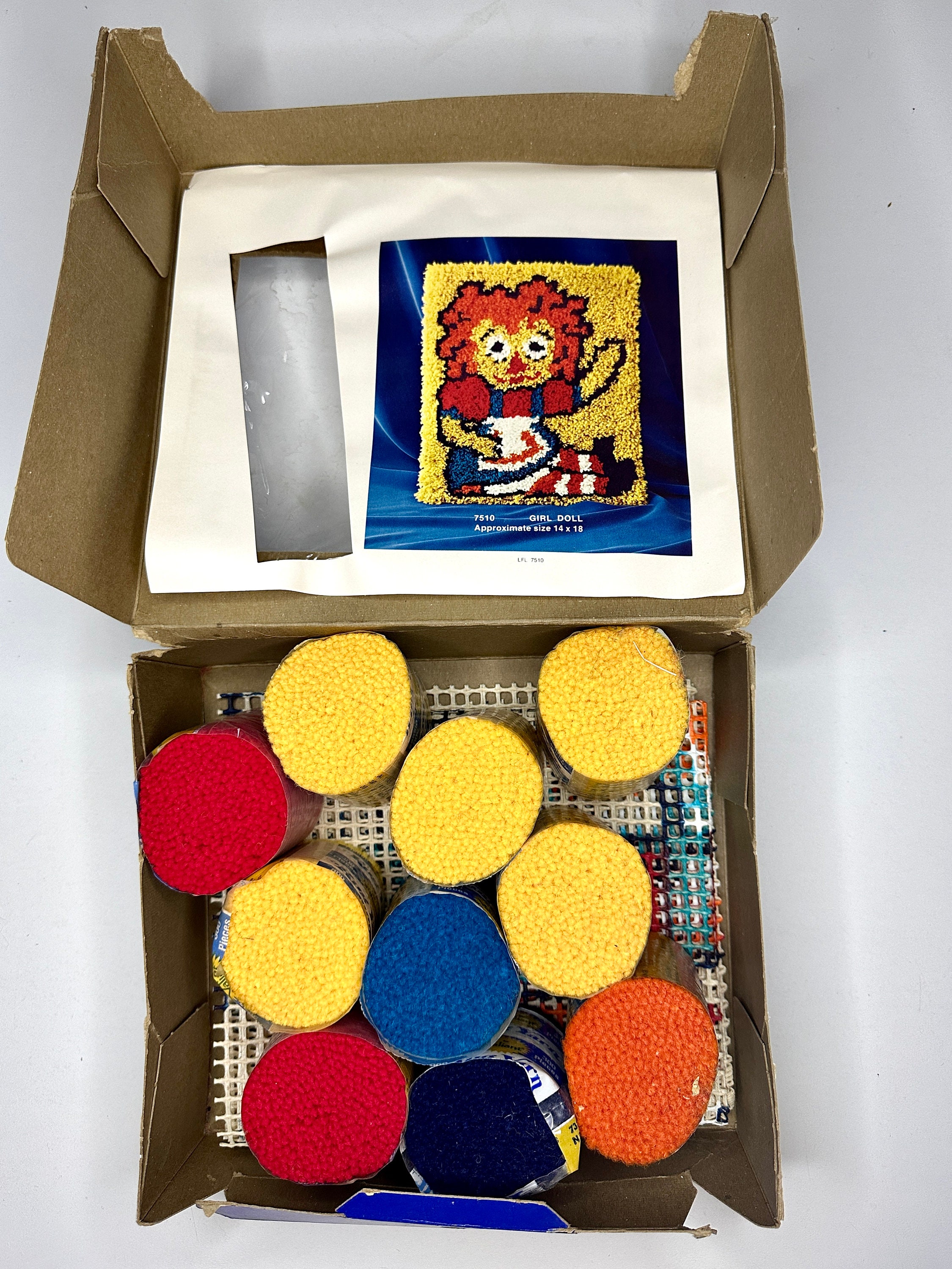Kit Tapis Raggedy Ann And Andy – Latch Hook 37803 – Neuf Vintage USA