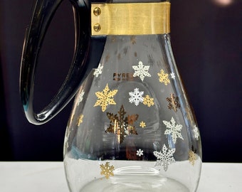 Gorgeous Vintage MCM Pyrex Gold and White Snowflakes Glass Carafe/Vintage Pyrex Carafe/Vintage Carafe