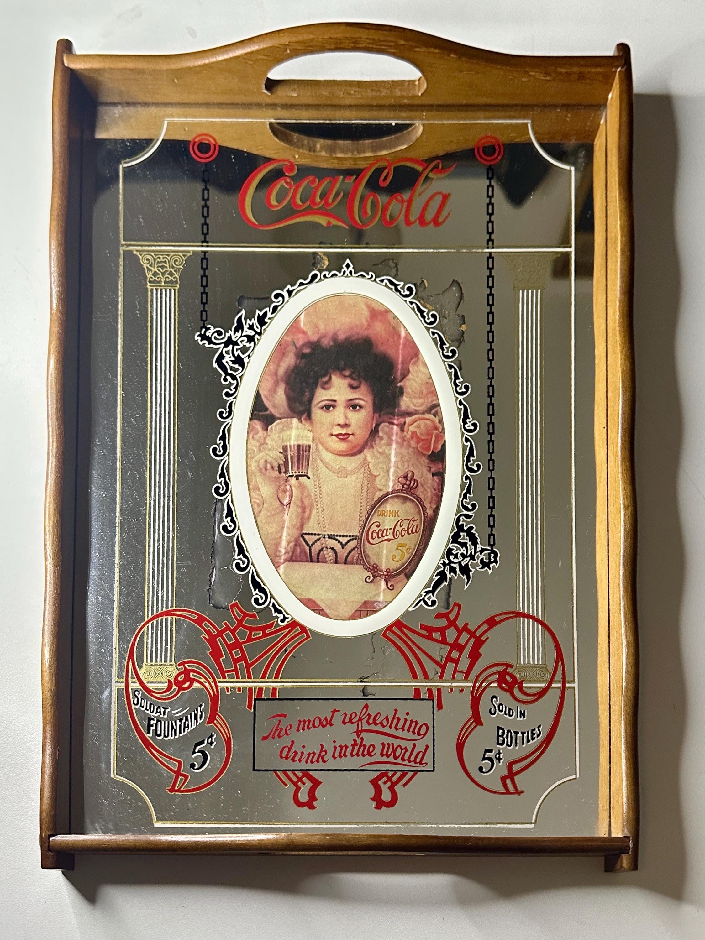 Coca-Cola&quot;Waitress&quot; Framed Logo Mirror 141［並行輸入］ Amazon.co.jp: Coca-Cola