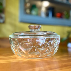 Vintage Pyrex Glass Teardrop Casserole 1 Quart